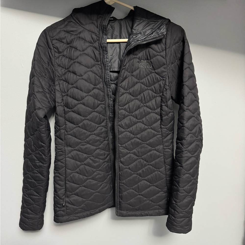 The North Face Women's Black Thermoball Jacket w/hood
